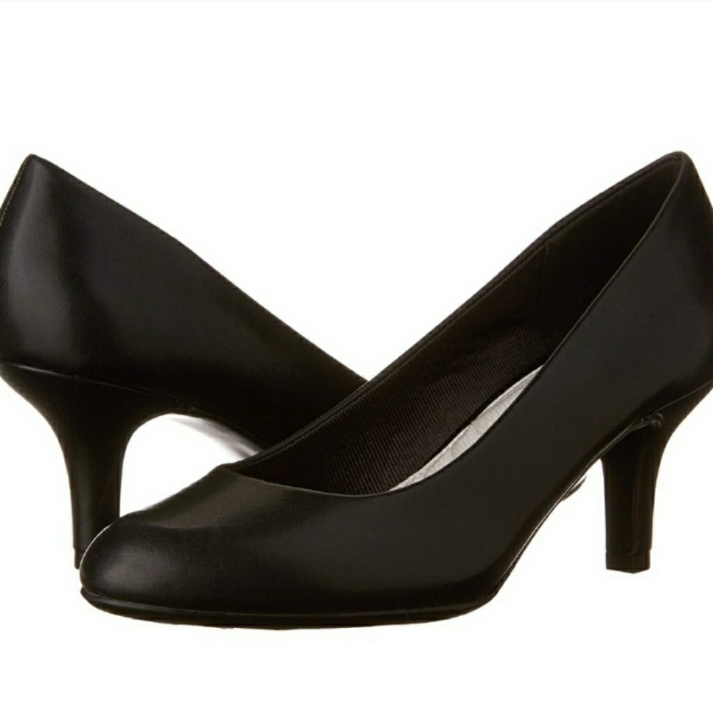 Sold!!! Easy Street Black Career Work Pumps sz 6W